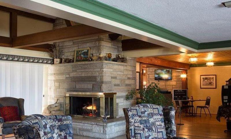 Camp Inn Lodge Au Sable Kültér fotó