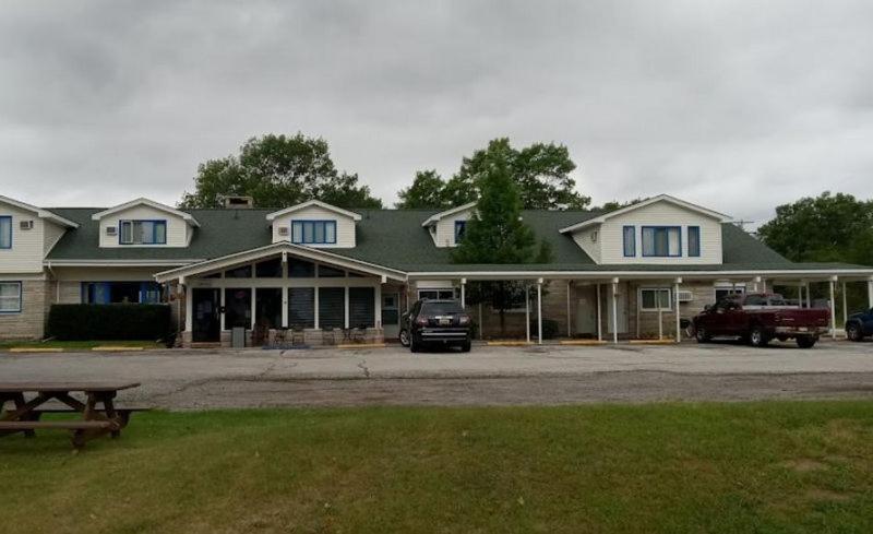 Camp Inn Lodge Au Sable Kültér fotó